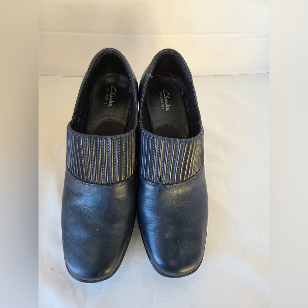 Clarks Bendables Women  Thoughtful Q Block Heel Navy Leather Slip Ons Size 8.5M - Picture 4 of 8